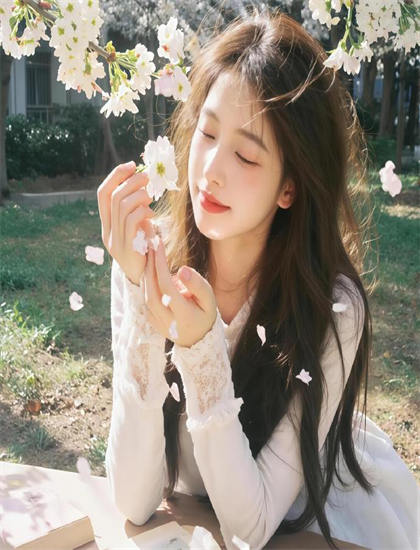 好莱坞经典科幻大片_美女__无遮挡爆胸视频